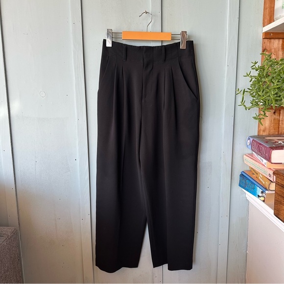 Alice + Olivia Pants - Alice + Olivia Women's Black Pleated Pants